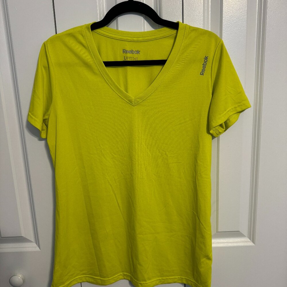 Reebok Dri-fit workout v-neck tshirt, yellow, Size L